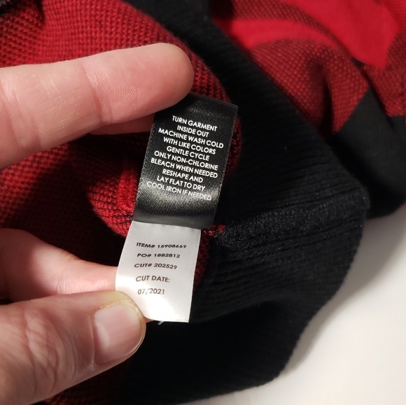 Torrid Buffalo Plaid Full Zip Cardigan Bomber Sweater Jacket Red Black Size 2 - Picture 6 of 6